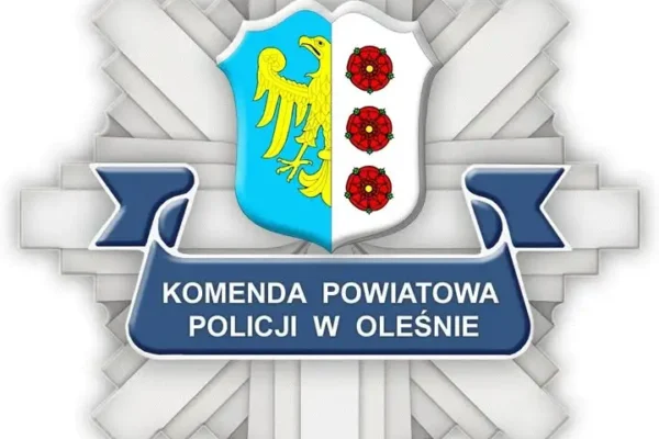 Obchody Święta Wojska Polskiego w Oleśnie: policja oddała hołd lotnikom