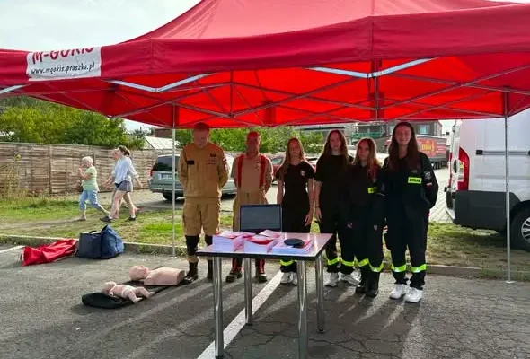 Szkolenie z obrony cywilnej na targowisku w Praszce – mieszkańcy uczyli się reagować w kryzysie