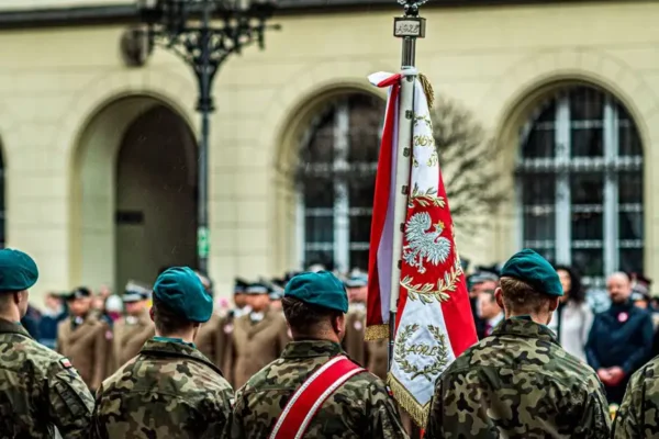 Święto Wojska Polskiego w Oleśnie: Uroczystości pod pomnikiem Lotników