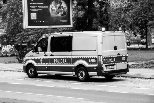 Policja otrzymała 44 nowe radiowozy BMW i laserowe mierniki prędkości