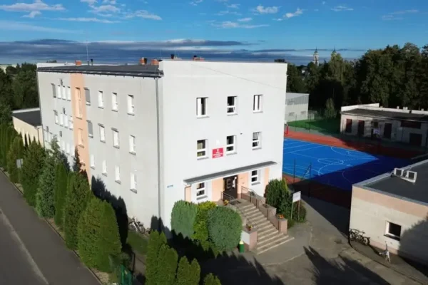 Wywiadówka w Szkole Podstawowej nr 2 w Praszce – harmonogram spotkań 15 września