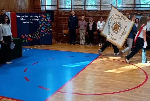 Rok szkolny 2026/2027 zainaugurowany w klasach mundurowych powiatu oleskiego