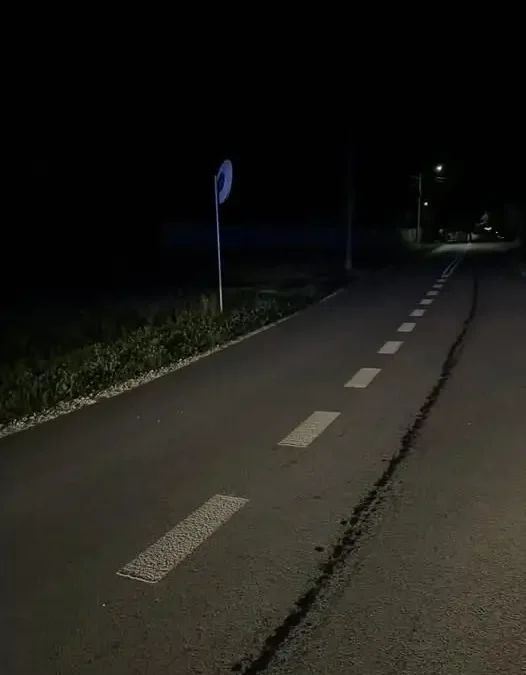 Plama oleju na trasie Żytniów-Strojec. Interweniowały cztery zastępy straży pożarnej