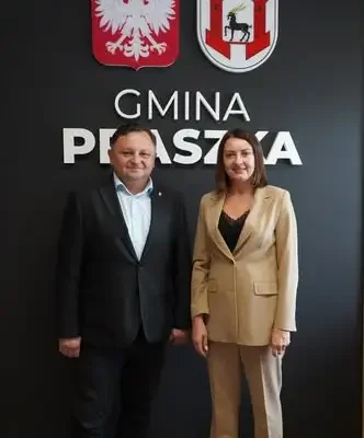 Praszka i Strojec: nowe „Pracownie pod chmurką” otwarte przy szkołach