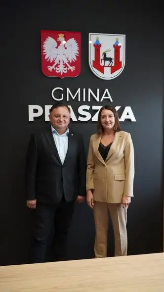 Praszka i Strojec: nowe „Pracownie pod chmurką” otwarte przy szkołach