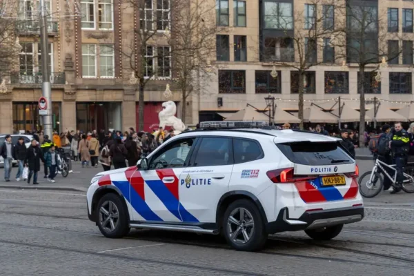 Opolska Policja z nowymi hybrydowymi radiowozami. 11 pojazdów trafiło do garnizonu