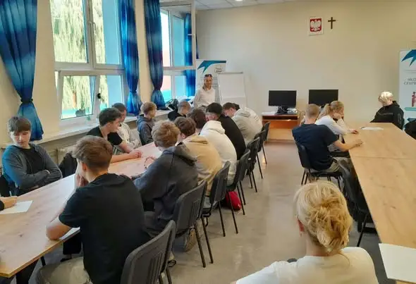 Edubus w Oleśnie: wirtualna rzeczywistość pomaga młodzieży wybrać zawód