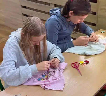 Uczniowie z gminy Opalenica uczą się rękodzieła w ramach projektu