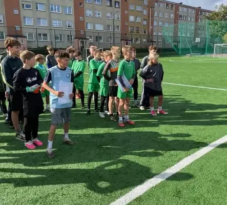 Młodzi piłkarze z Praszki na czwartym miejscu w turnieju Orlik