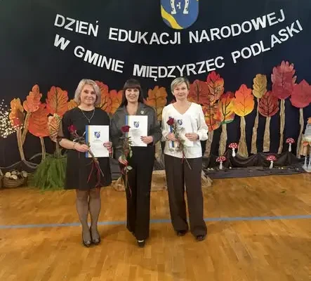 Gminne Obchody Dnia Edukacji Narodowej w Rzeczycy – nauczyciele z nagrodami i medalami KEN
