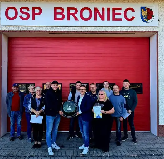 Defibrylator AED trafił do Brońca – sprzęt, który może uratować życie